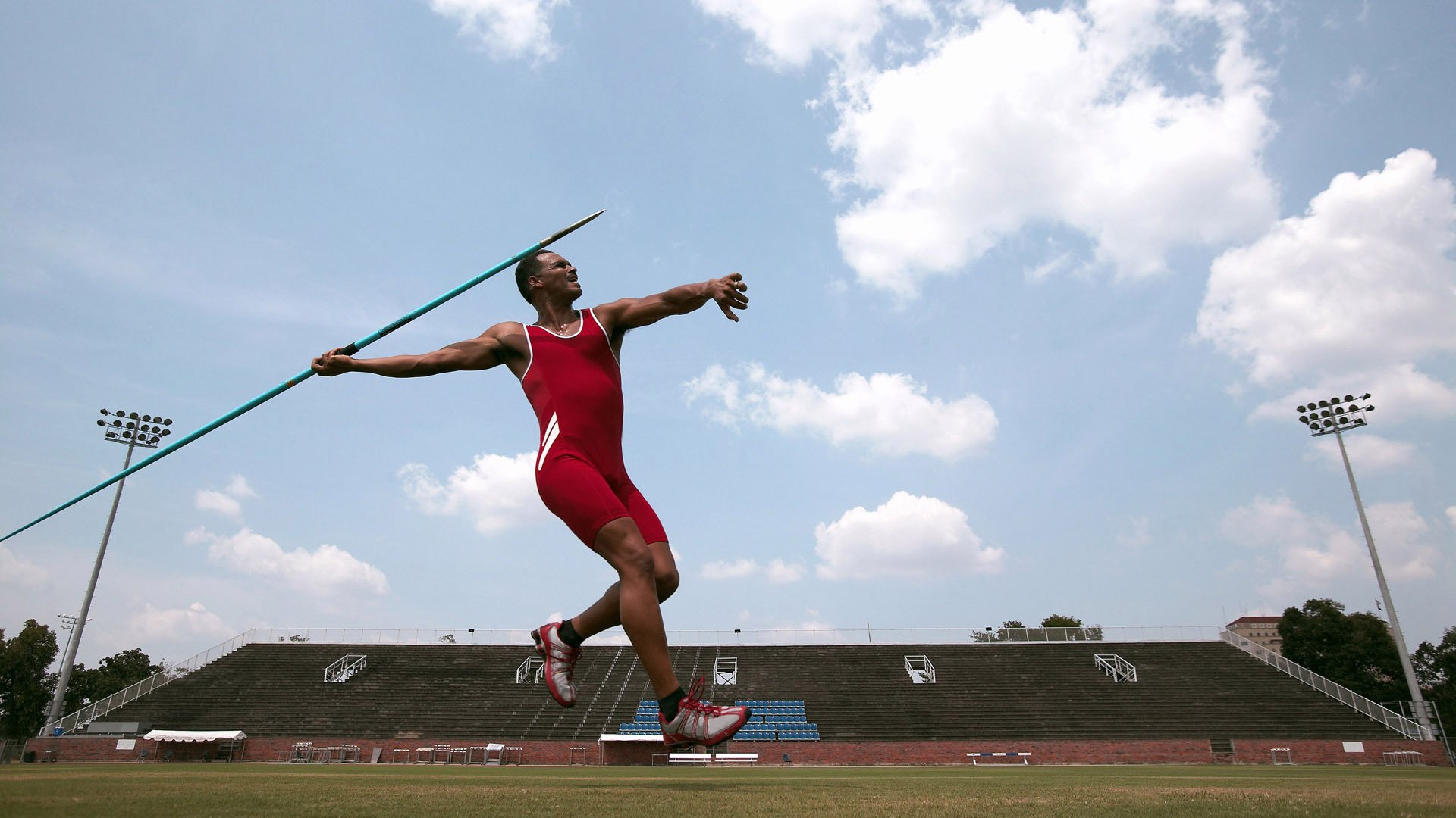 Jiu You-_未来运动装：智能纺织科技引领潮流_，未来的智能服装